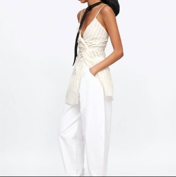 💰3/$30Zara knotted front top - Picture 2 of 8